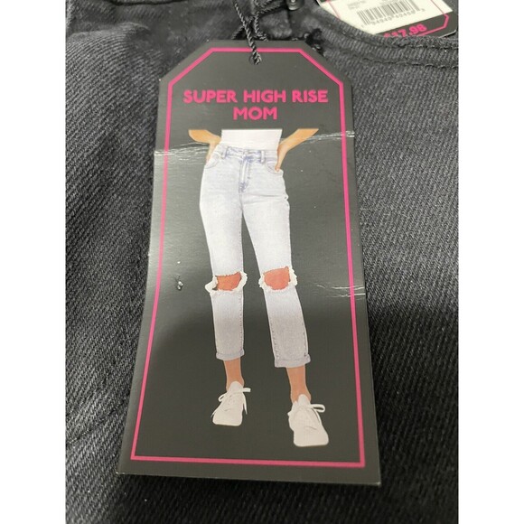No Boundaries Womens Super High Rise Destructed Mom Jeans Black Size 7 NWT - Picture 7 of 12